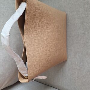 Amazon Essentials Women's Soft Bucket Bag